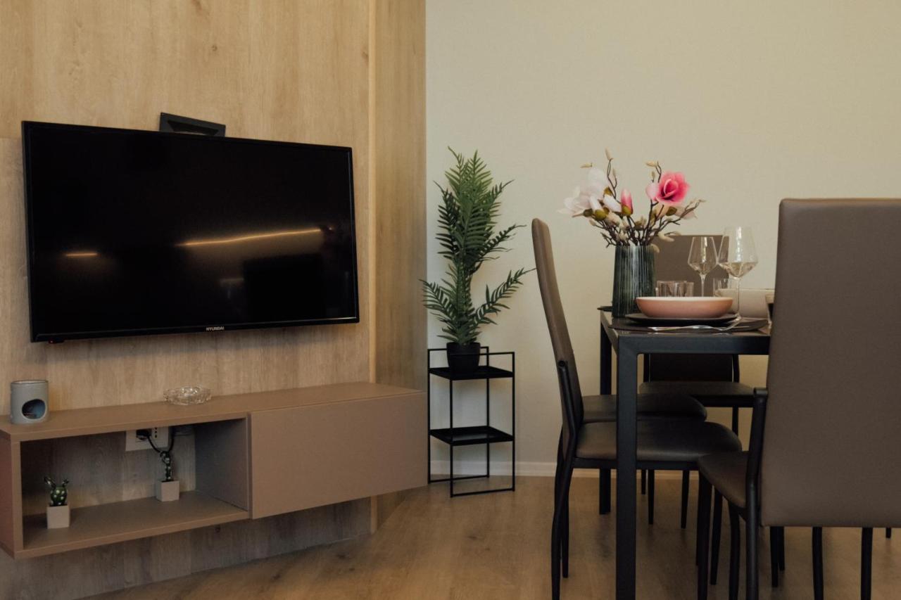 Newly Renovated Apartment ติรานา ภายนอก รูปภาพ