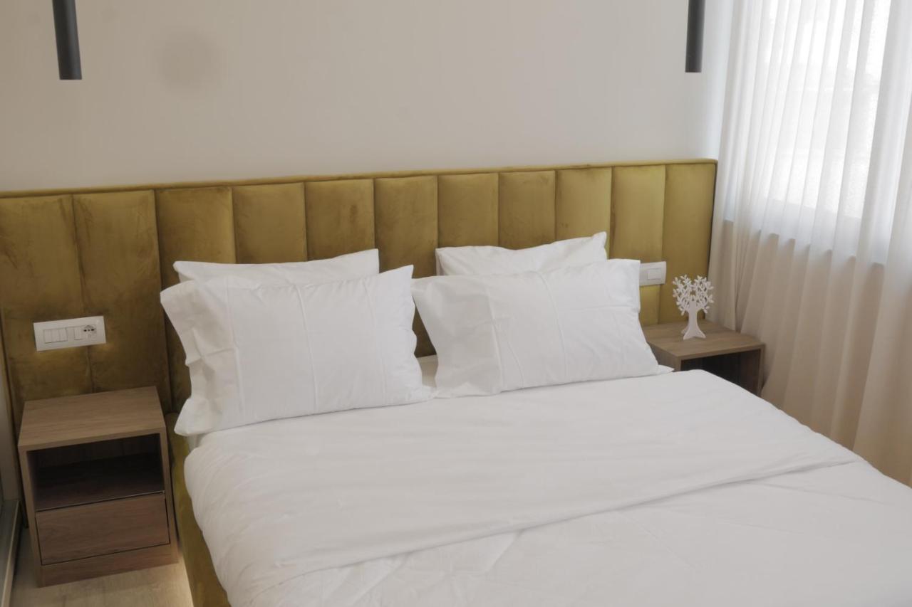 Newly Renovated Apartment ติรานา ภายนอก รูปภาพ