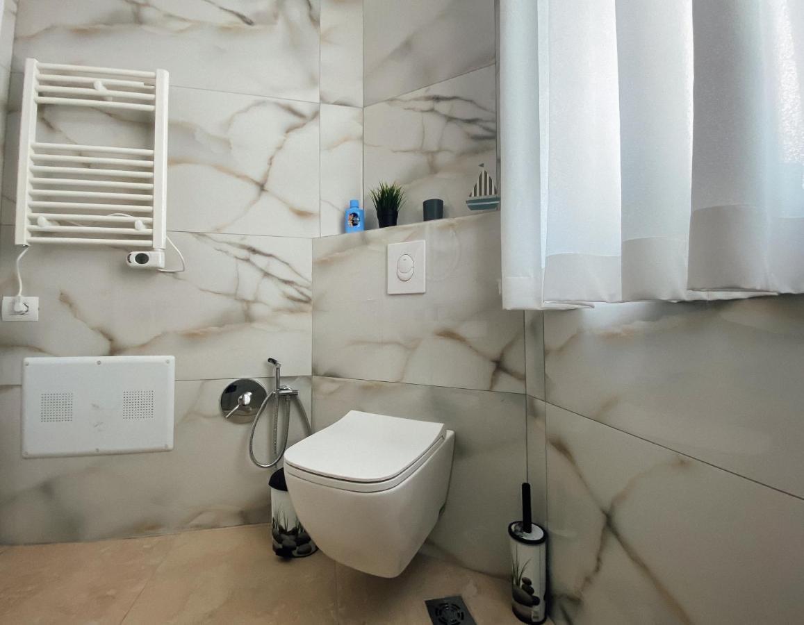 Newly Renovated Apartment ติรานา ภายนอก รูปภาพ